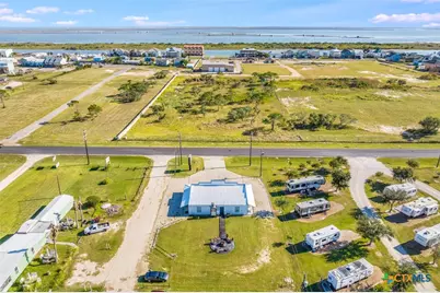2818 W Adams Avenue, Port O'Connor, TX 77982 - Photo 2