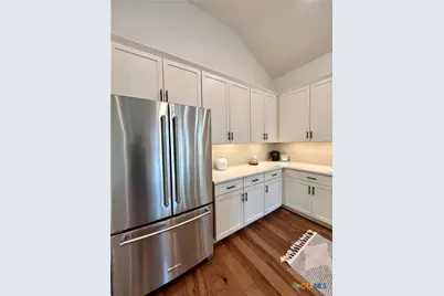 611 N Guenther Avenue, New Braunfels, TX 78130 - Photo 14