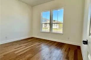 611 N Guenther Ave, New Braunfels, TX 78130 - Photo 6