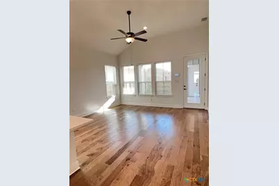 611 N Guenther Avenue, New Braunfels, TX 78130 - Photo 20