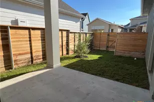 611 N Guenther Ave, New Braunfels, TX 78130 - Photo 30