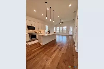 611 N Guenther Avenue, New Braunfels, TX 78130 - Photo 10