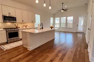 611 N Guenther Ave, New Braunfels, TX 78130 - Photo 10