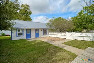 1322 N Ave F, Shiner, TX 77984 - Photo 36
