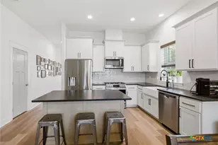 605 S Wheeler St, Victoria, TX 77901 - Photo 6