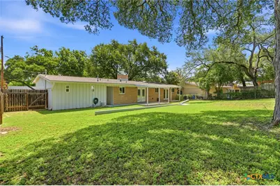 633 Lockener Ave, New Braunfels, TX 78130 - Photo 22