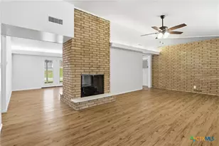 633 Lockener Ave, New Braunfels, TX 78130 - Photo 6