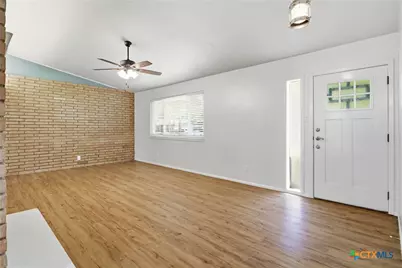 633 Lockener Ave, New Braunfels, TX 78130 - Photo 4