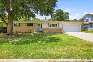 633 Lockener Ave, New Braunfels, TX 78130 - Photo 1