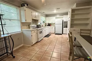 708 Creek St, Copperas Cove, TX 76522 - Photo 6