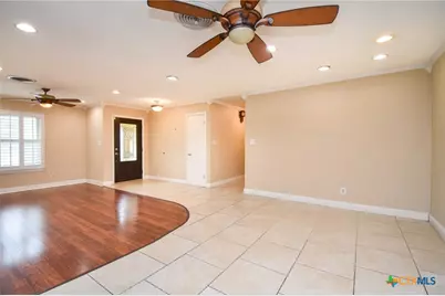 201 Canterbury Lane, Victoria, TX 77904 - Photo 8