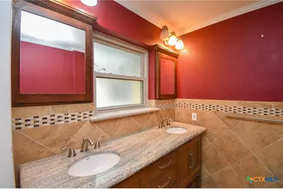 201 Canterbury Lane, Victoria, TX 77904 - Photo 18