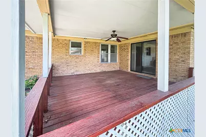 802 E 14th St, Cameron, TX 76520 - Photo 14