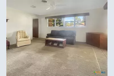 802 E 14th St, Cameron, TX 76520 - Photo 6