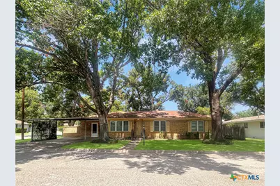 802 E 14th St, Cameron, TX 76520 - Photo 18