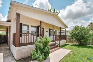 807 E Mesquite Ln, Victoria, TX 77901 - Photo 2