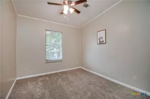 807 E Mesquite Ln, Victoria, TX 77901 - Photo 12
