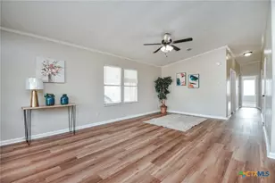 807 E Mesquite Ln, Victoria, TX 77901 - Photo 6