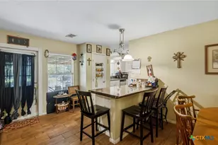 504 Maplewood Dr, Victoria, TX 77901 - Photo 10