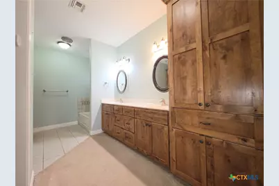 565 E Ward Street, Goliad, TX 77963 - Photo 28