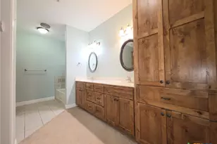 565 E Ward St, Goliad, TX 77963 - Photo 28