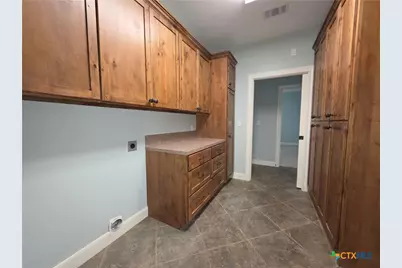 565 E Ward Street, Goliad, TX 77963 - Photo 24