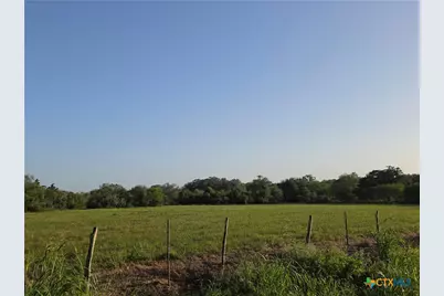 565 E Ward Street, Goliad, TX 77963 - Photo 8