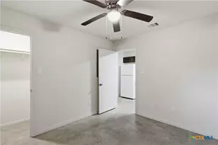 912 S 6th St, Temple, TX 76504 - Photo 14