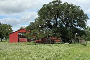209 Rice Rd, Yoakum, TX 77995 - Photo 38