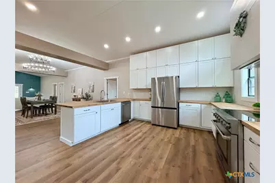 209 Rice Road, Yoakum, TX 77995 - Photo 18