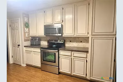 104 Hamlet Court, Victoria, TX 77901 - Photo 6