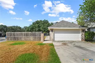 1234 Bluff Creek Cir, New Braunfels, TX 78130 - Photo 16