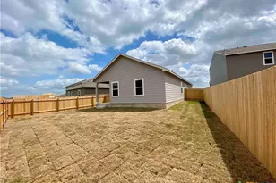 360 Bell Rings Dr, Jarrell, TX 76537 - Photo 10