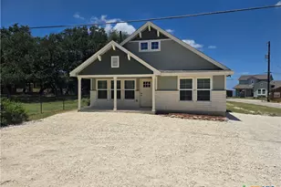 1071 Skyline Dr, Canyon Lake, TX 78133 - Photo 2