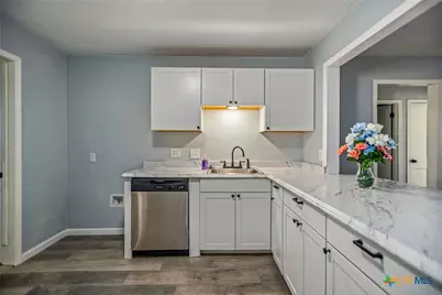 1610 E Rosebud Avenue, Victoria, TX 77901 - Photo 8