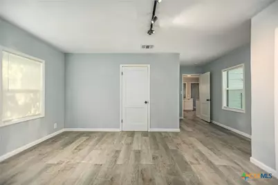 1610 E Rosebud Avenue, Victoria, TX 77901 - Photo 12