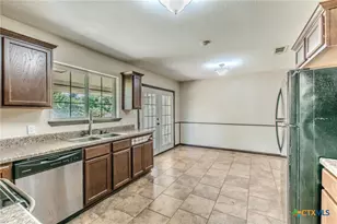 7273 Woodlake Cir, Belton, TX 76513 - Photo 6