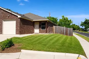 1204 N 18th St, Killeen, TX 76541 - Photo 2