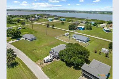 654 Calumet Drive, Palacios, TX 77465 - Photo 26