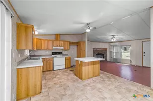 788 Goliad N, Goliad, TX 77963 - Photo 6