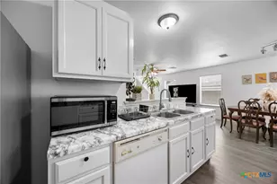 8710 Davis Oaks Trail, Austin, TX 78748 - Photo 12