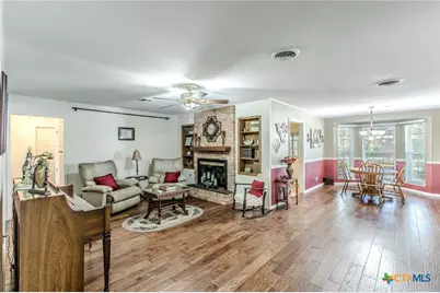 307 E 20th Avenue, Belton, TX 76513 - Photo 2