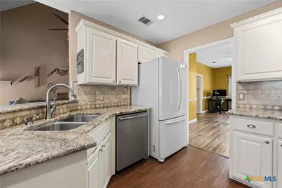 413 Hallmark Circle, Belton, TX 76513 - Photo 4