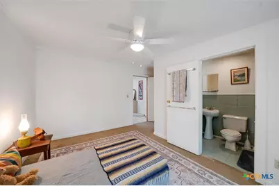 150 Lakeview Drive, Del Valle, TX 78617 - Photo 20