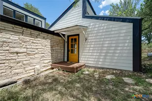 150 Lakeview Dr, Del Valle, TX 78617 - Photo 2