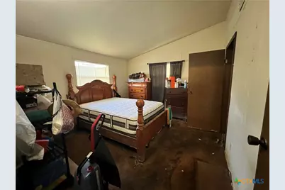 509 Pershing Street, Luling, TX 78648 - Photo 8