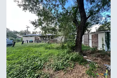 509 Pershing Street, Luling, TX 78648 - Photo 2