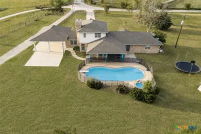 1506 Harwood Road, Luling, TX 78648 - Photo 2