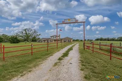 1506 Harwood Road, Luling, TX 78648 - Photo 32