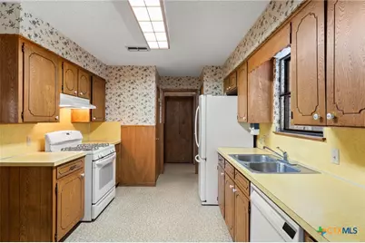 303 E 20th Avenue, Belton, TX 76513 - Photo 12